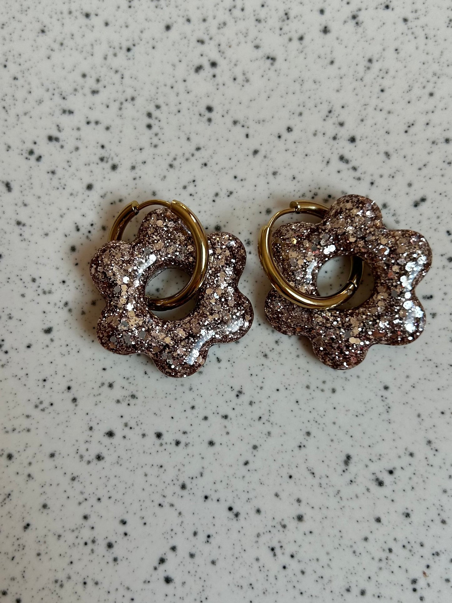 Boucle d’oreille Fleurs dorée🌸