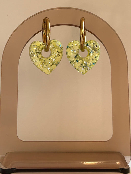 Boucles d’oreilles cœur jaune pastel 💛